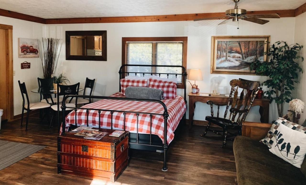 The Iris Garden Downtown Cottages And Suites Nashville Room photo