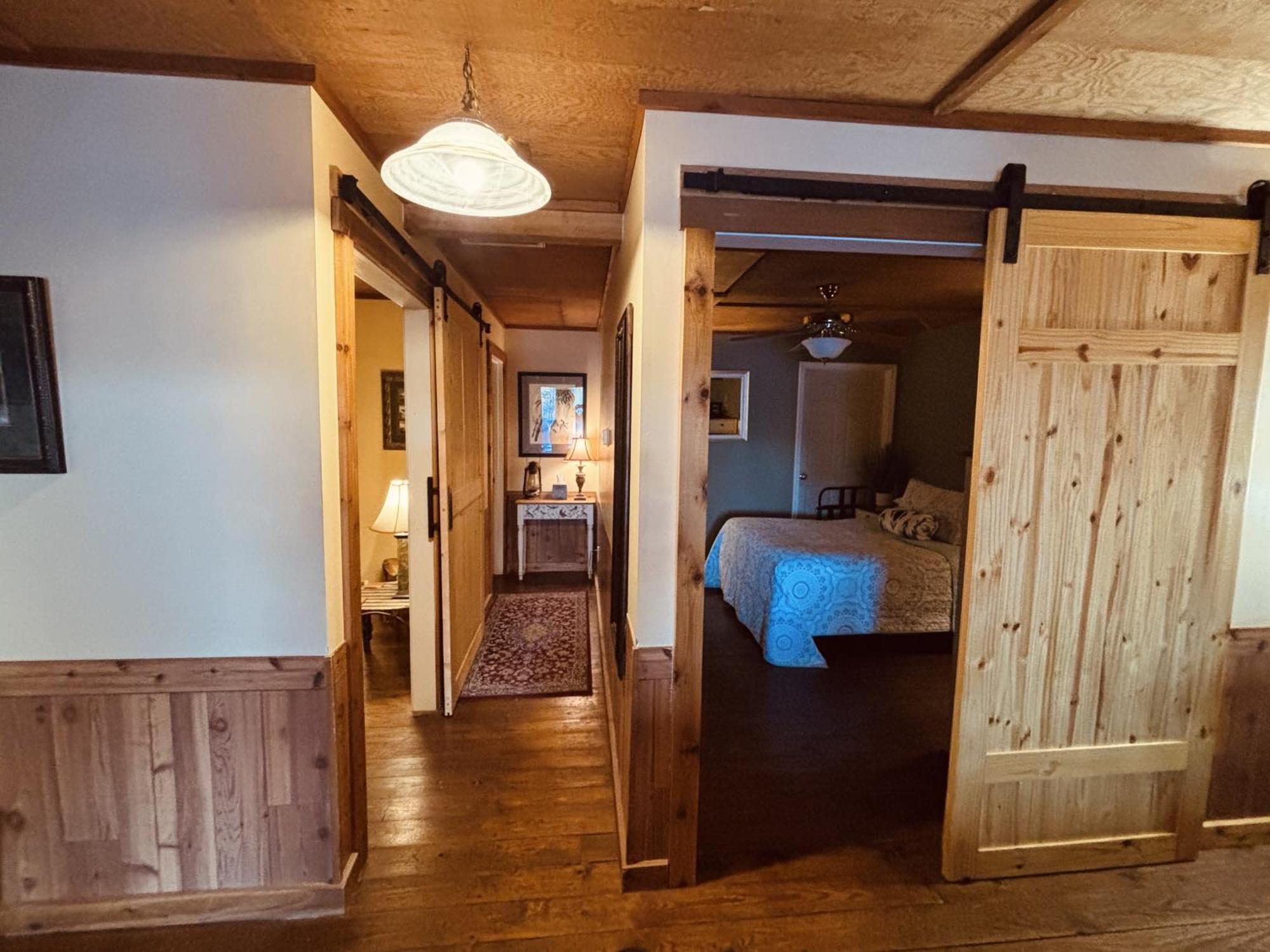 The Iris Garden Downtown Cottages And Suites Nashville Room photo
