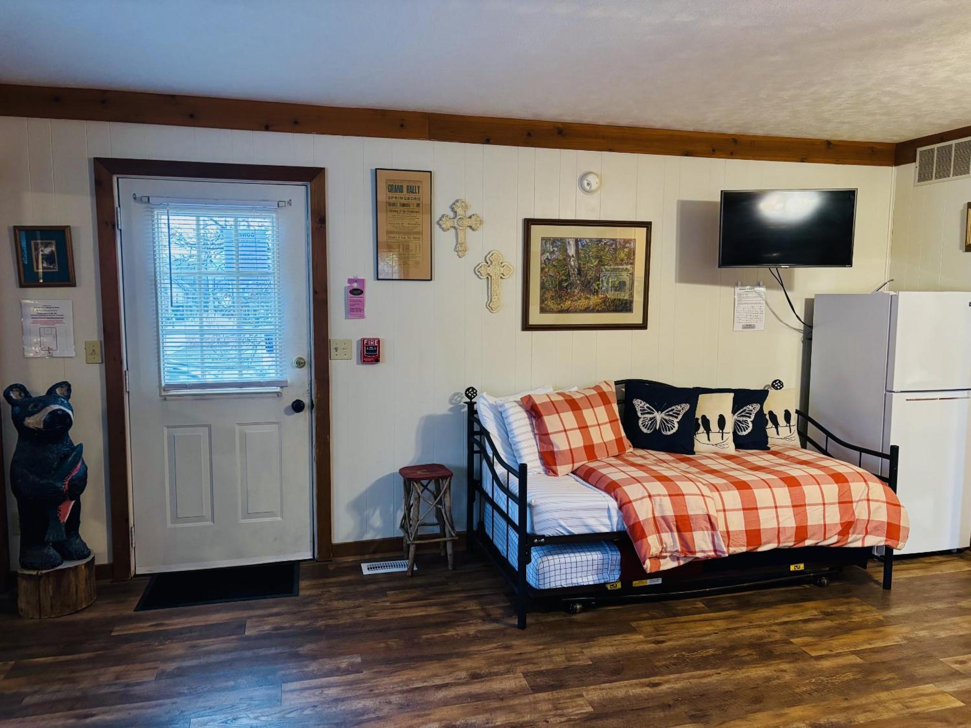 The Iris Garden Downtown Cottages And Suites Nashville Room photo