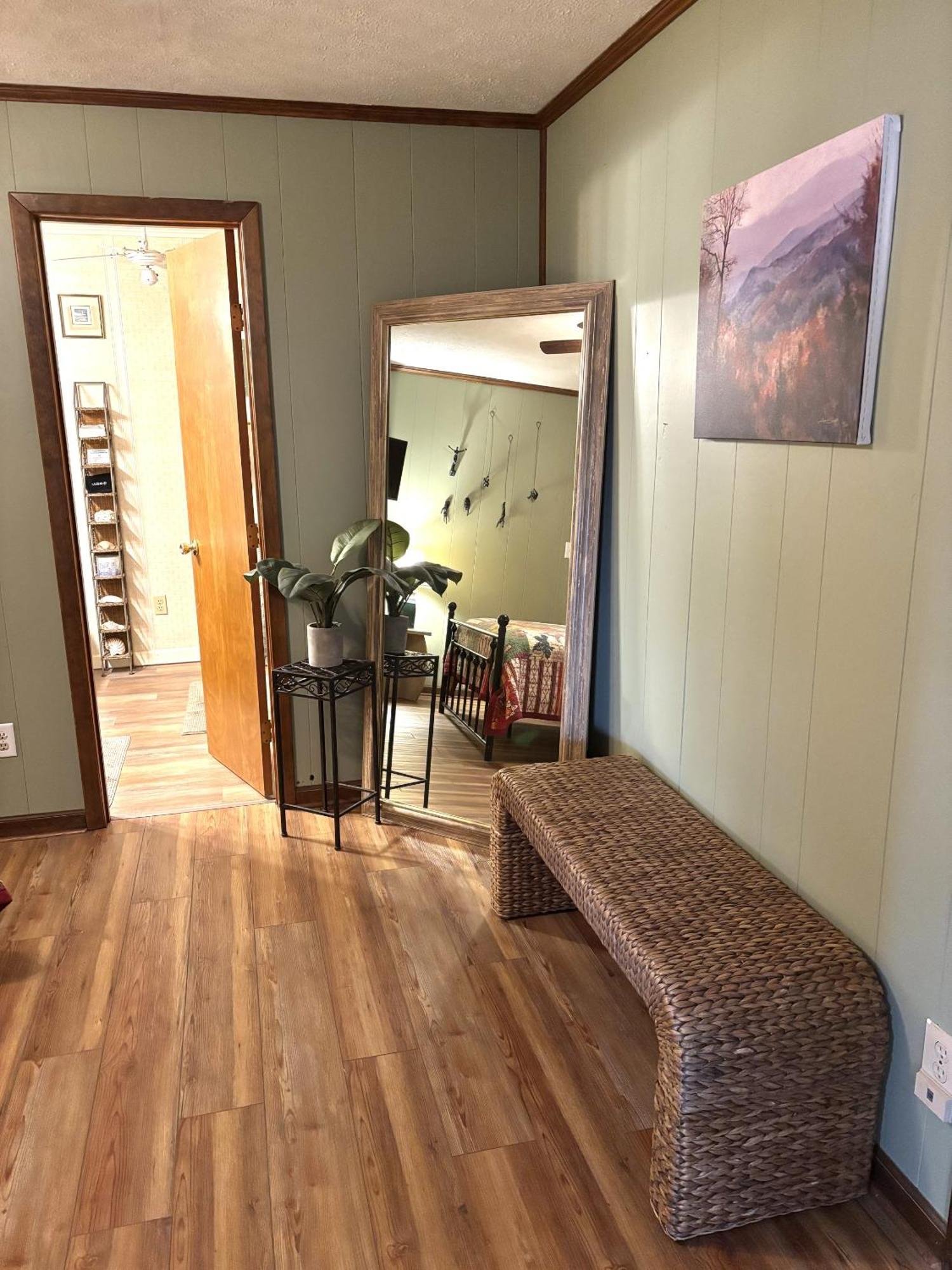 The Iris Garden Downtown Cottages And Suites Nashville Room photo